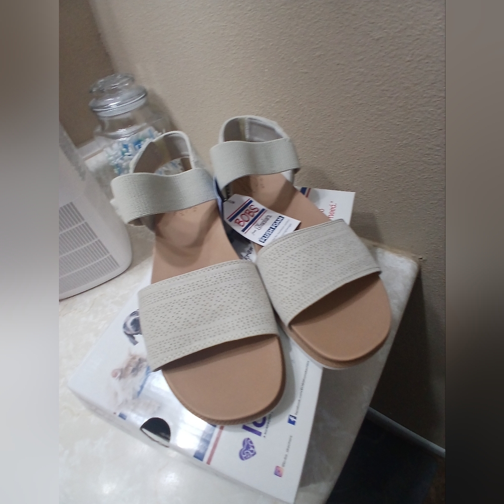 Bobs Skechers Beige Sandals